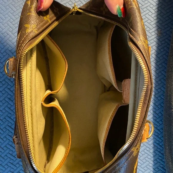 Authentic Louis Vuitton Deauville Monogram Bag - Picture 6 of 8